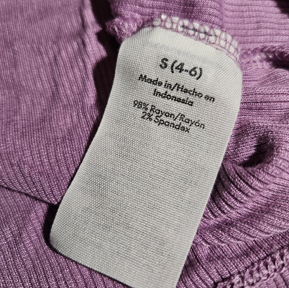 No Boundaries lilac rose V-Neck Ribbed fitted long sleeve top - Picture 6 of 7